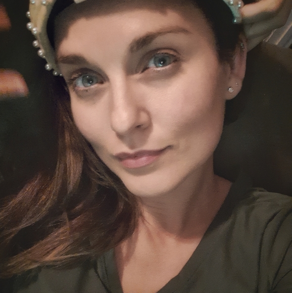 Meet your Posher, Jennifer - Picture 2 of 8